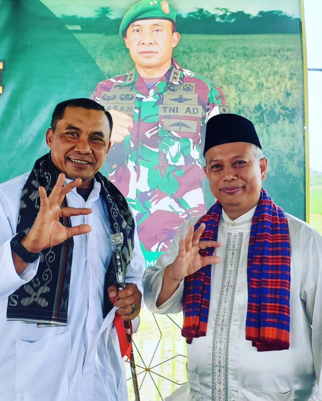 Keterangan Gambar :  Pangdam Jaya Mayor Jenderal TNI Mohamad Hasan Pangdam Jaya/Jayakarta ( sebelah kiri ) dan H. Munawar Fuad Noeh, M.Ag., P.hD (sebelah kanan)