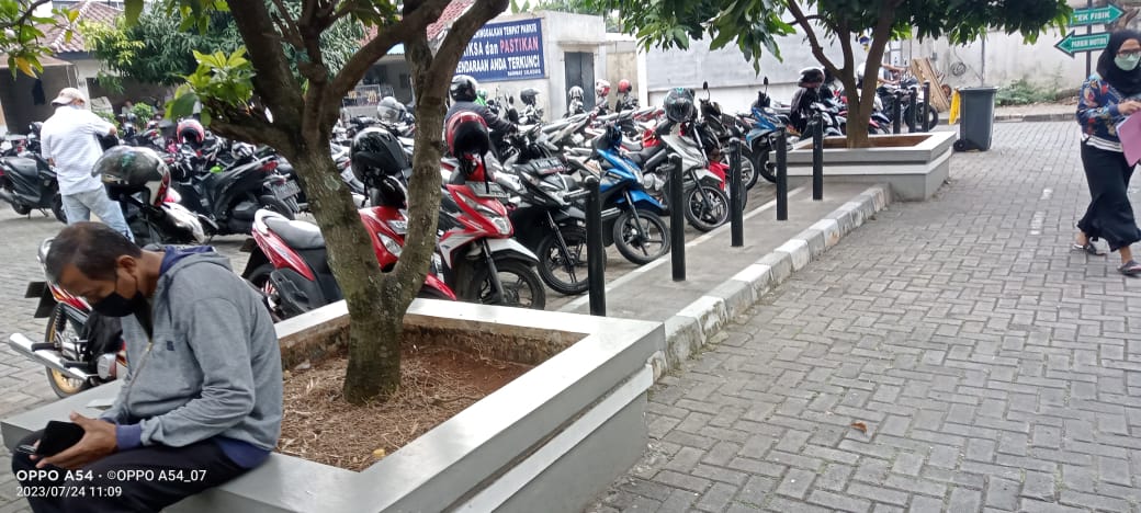 Lokasi Parkiran  Di Samsat Ciledug 