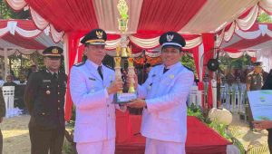 Camat Cabangbungin bersama Kepala Desa Sidangjaya