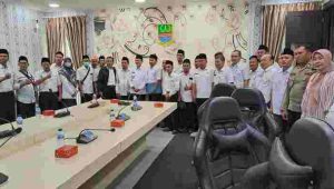 Keterngan gambar : Audensi Forum Komunikasi Guru Honor Pendidikan Agama Islam  Bersama PJ.Bupati Bekasi, Rabu 13 September 2023