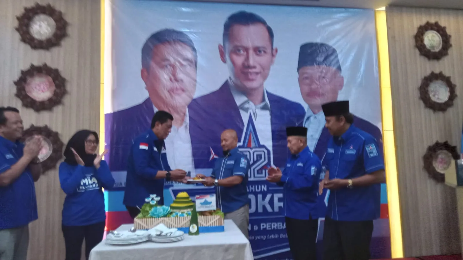 Potong Tumpeng, Pengurus Partai Demokrat Kabupaten Bekasi Peringati Hari Jadi Ke 22 Tahun 1 IMG 20230909 WA0025 jpg