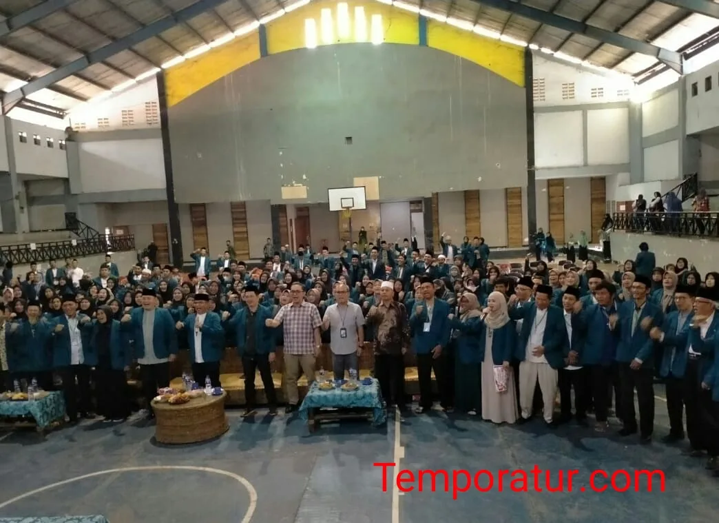 Ratusan Guru Gelar Silaturahmi Akbar di GOR KONI Sajabat 1 IMG 20230909 202811 jpg