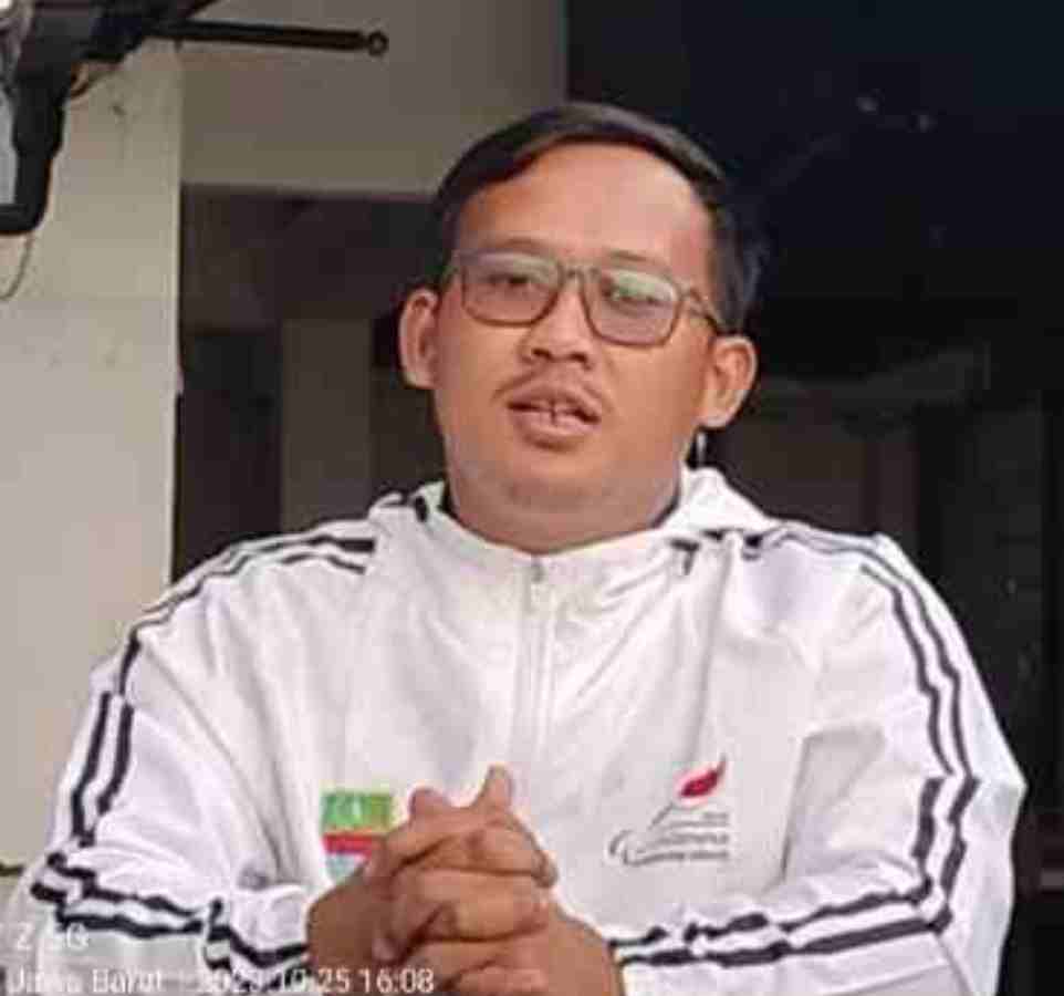 Bustomi (  Kordinator Atlet NPCI Kabupaten Bekasi Pelatda Jabar  dan Atlet Cabor Atletik)