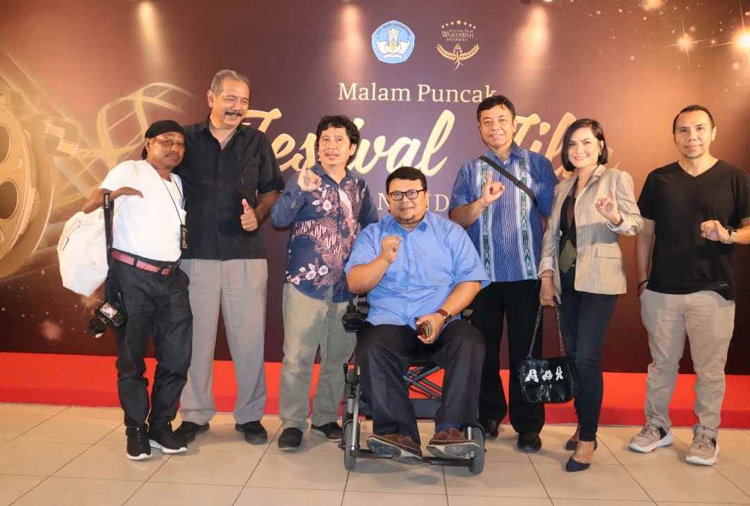 Ketua Umum PPDI H.Norman Yulian (Tengah) 