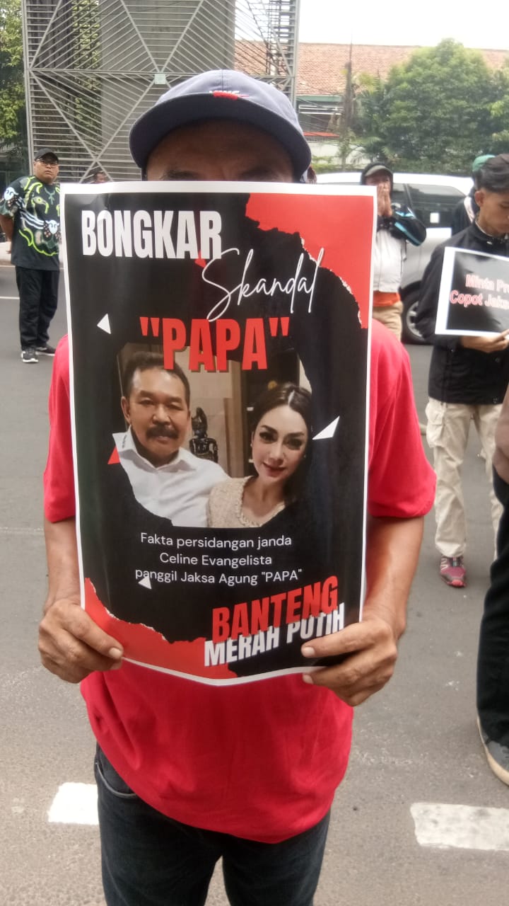 Keterangan gambar: Koalisi Mahasiswa Benteng Merah Putih Gelar Aksi demonstrasi di Kantor Kejagung RI, (Kamis, 02/11/2023)