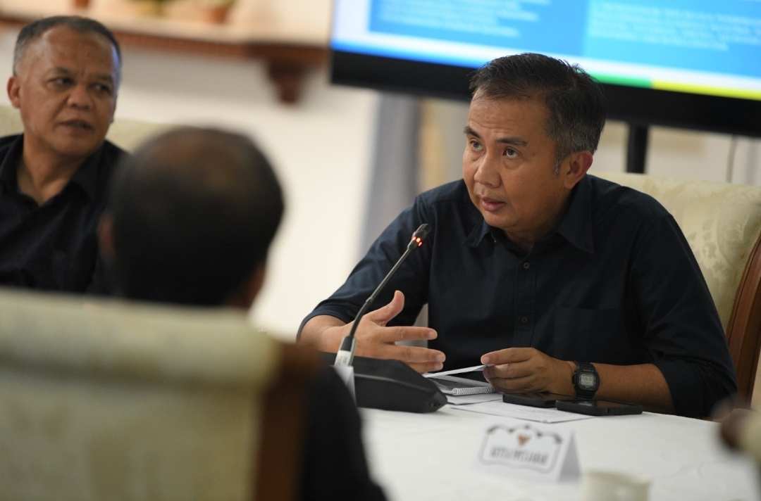 Foto Istmewa :Penjabat Gubernur Jawa Barat Bey Machmudin menghadiri pertemuan dengan Masyarakat Olahraga Jabar di Gedung Pakuan, Kota Bandung, Sabtu (4/11/2023).
