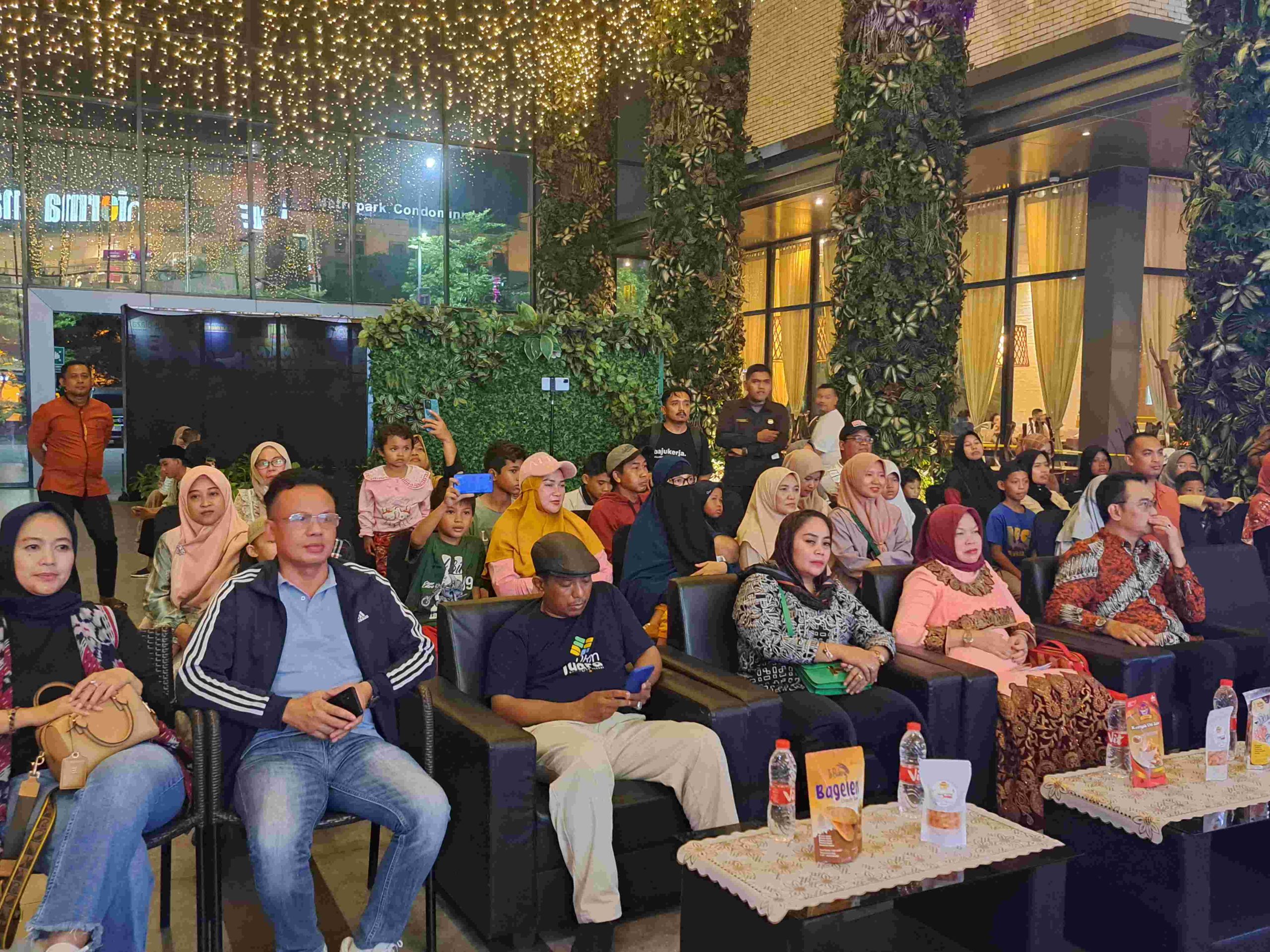 Asep Buhori Camat Cabangbungin hadir dalam penutupan pameran UMKM Expo Kabupaten Bekasi 2023